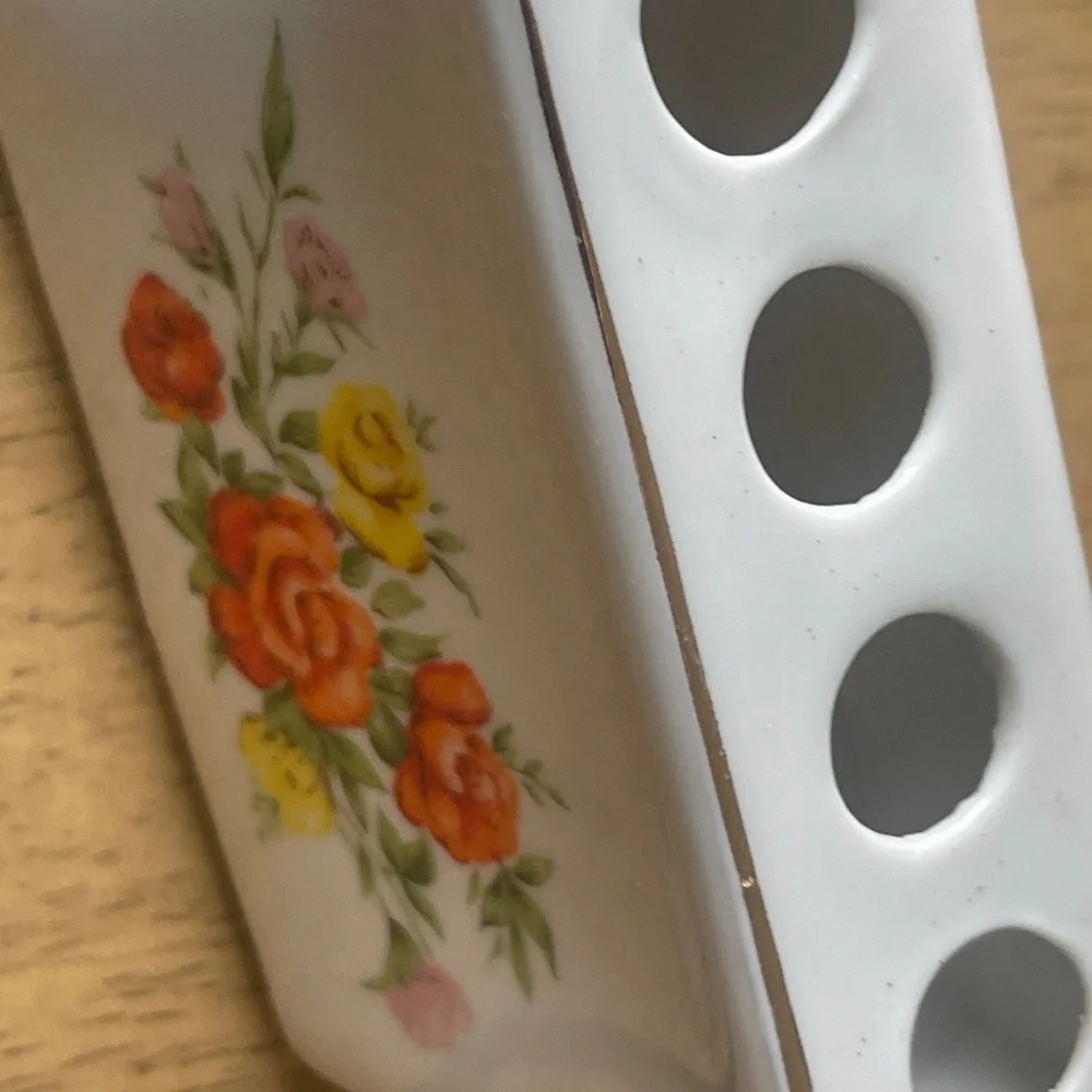 Vintage boho ceramic toothbrush holder